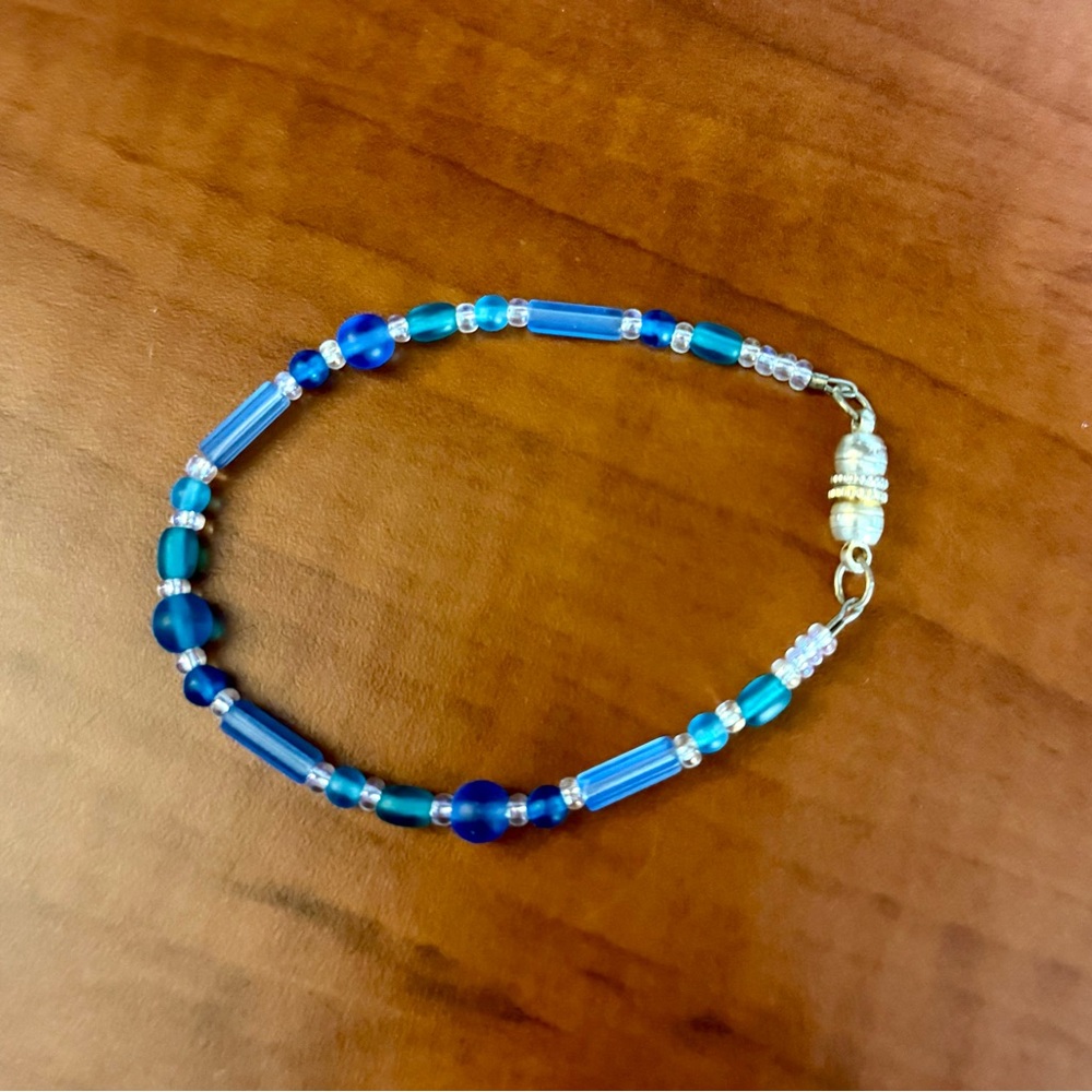 Cool Blue Beaded Bracelet 🦋🌀🩵🩶